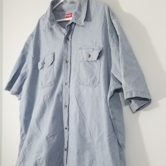 Wrangler Collared Button Up Denim Shirt. Plus Size 2XL. Dual Front Pockets. - Picture 2 of 5